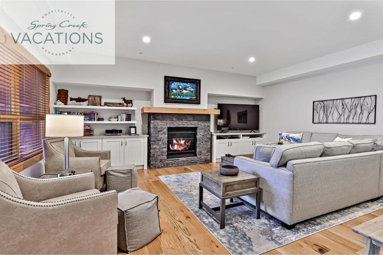 White Spruce Lodge By Spring Creek Vacations Canmore Room photo