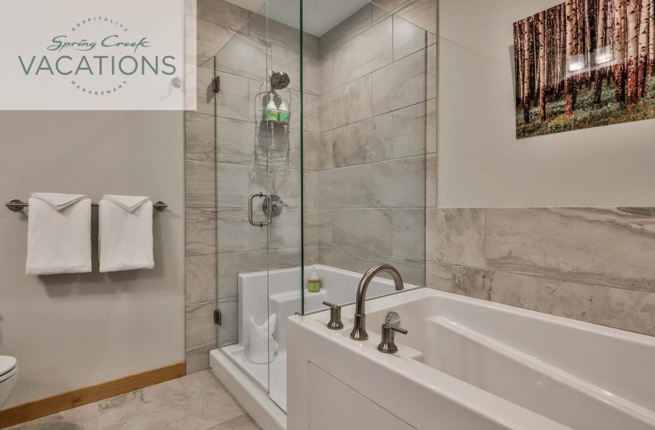 White Spruce Lodge By Spring Creek Vacations Canmore Room photo