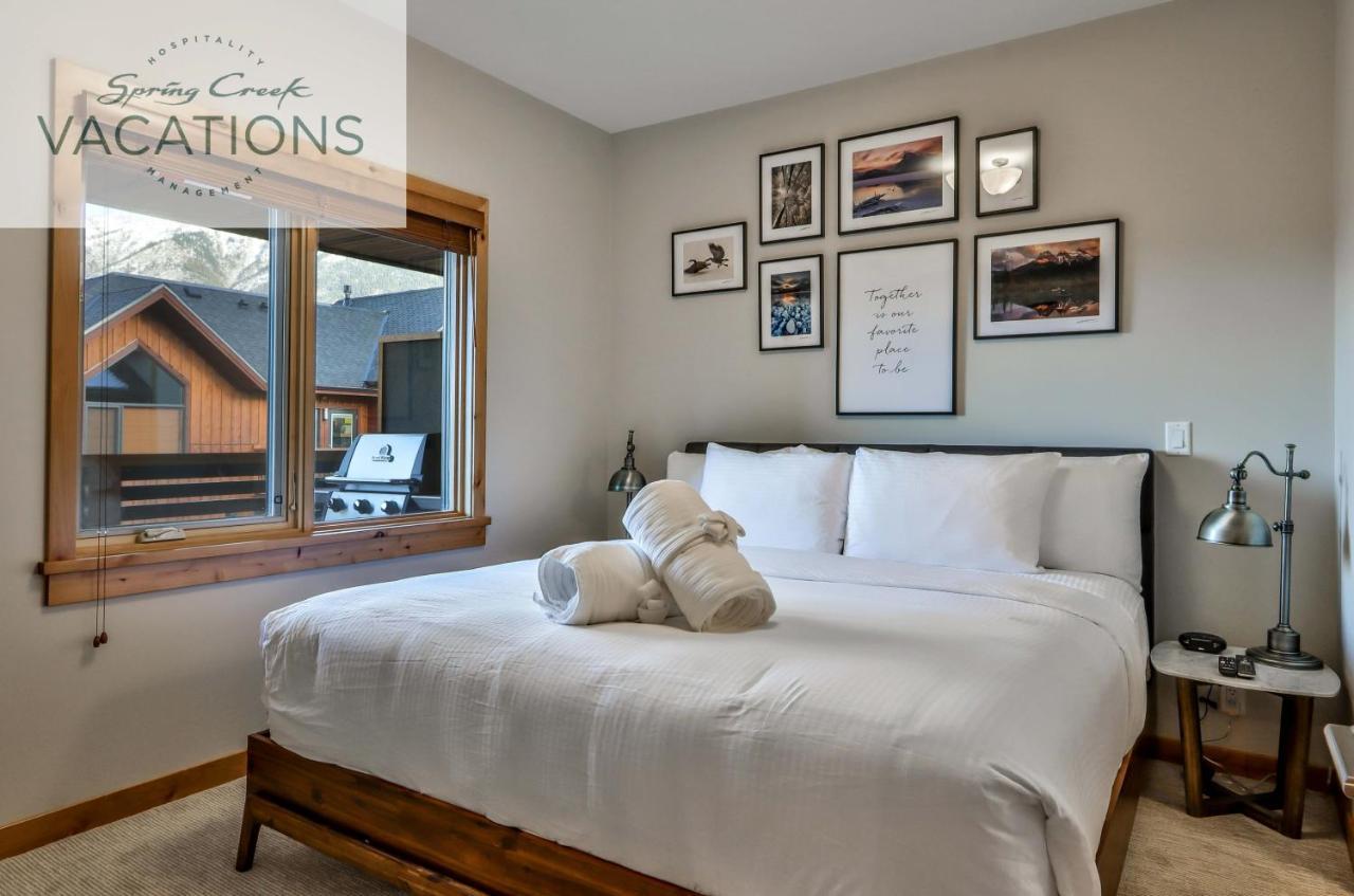 White Spruce Lodge By Spring Creek Vacations Canmore Room photo
