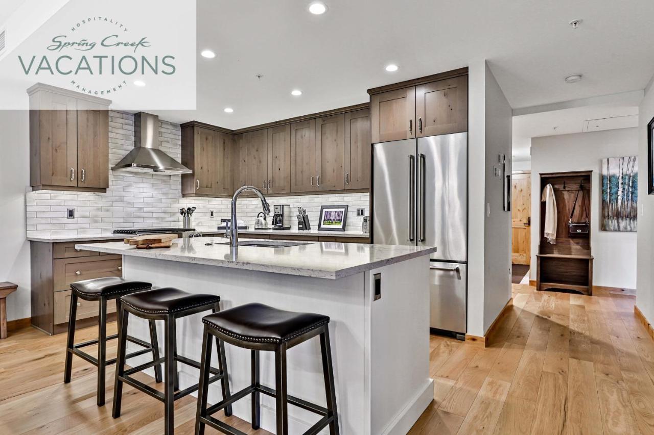 White Spruce Lodge By Spring Creek Vacations Canmore Room photo